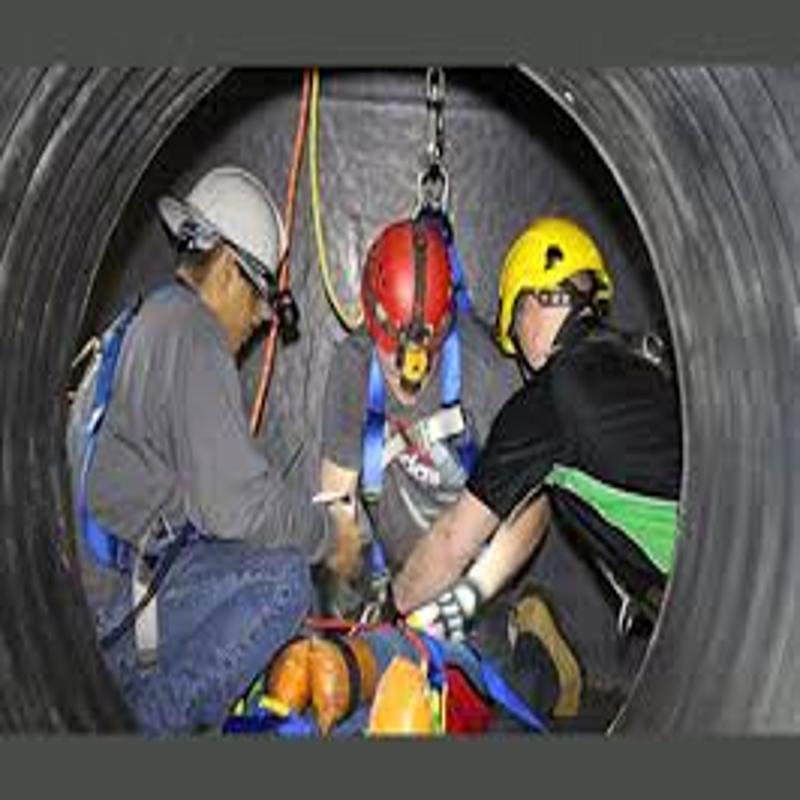 Treinamento espaço confinado Treinamento espaço confinado